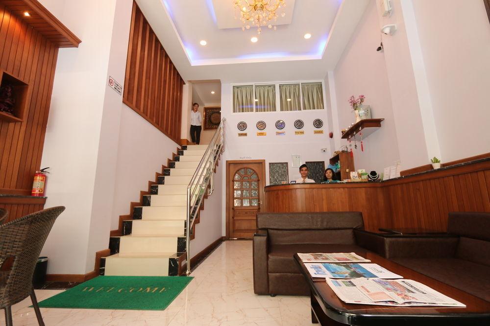 Family Treasure Yangon Hotell Exteriör bild