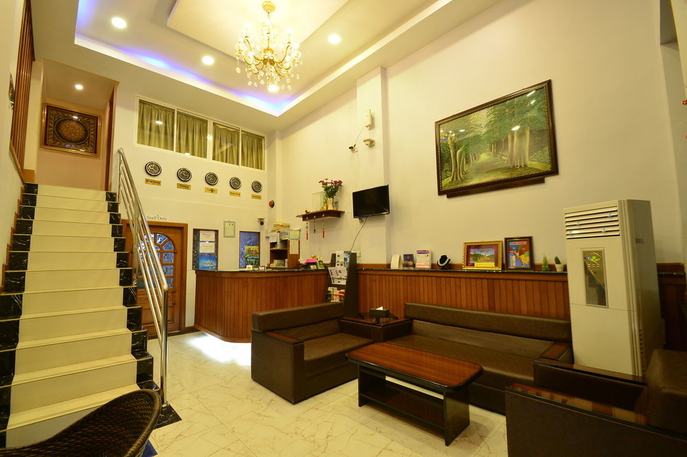 Family Treasure Yangon Hotell Exteriör bild