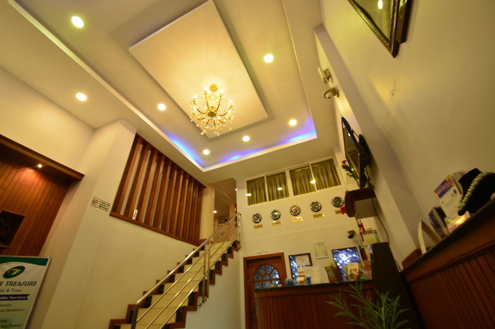 Family Treasure Yangon Hotell Exteriör bild