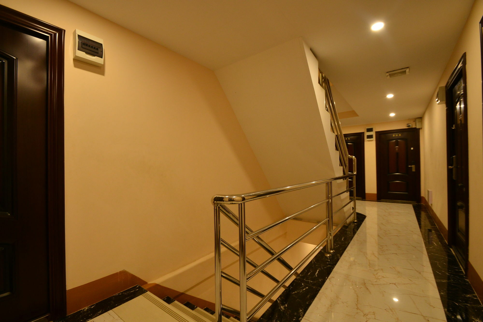 Family Treasure Yangon Hotell Exteriör bild