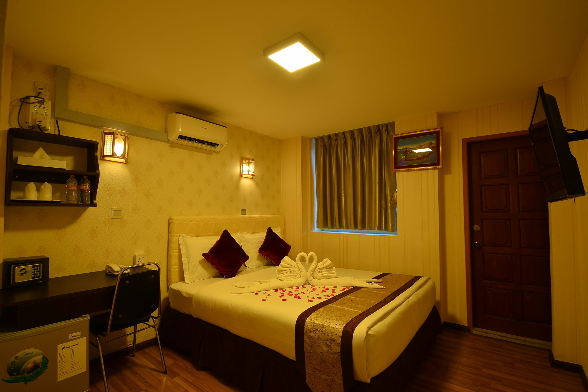 Family Treasure Yangon Hotell Exteriör bild