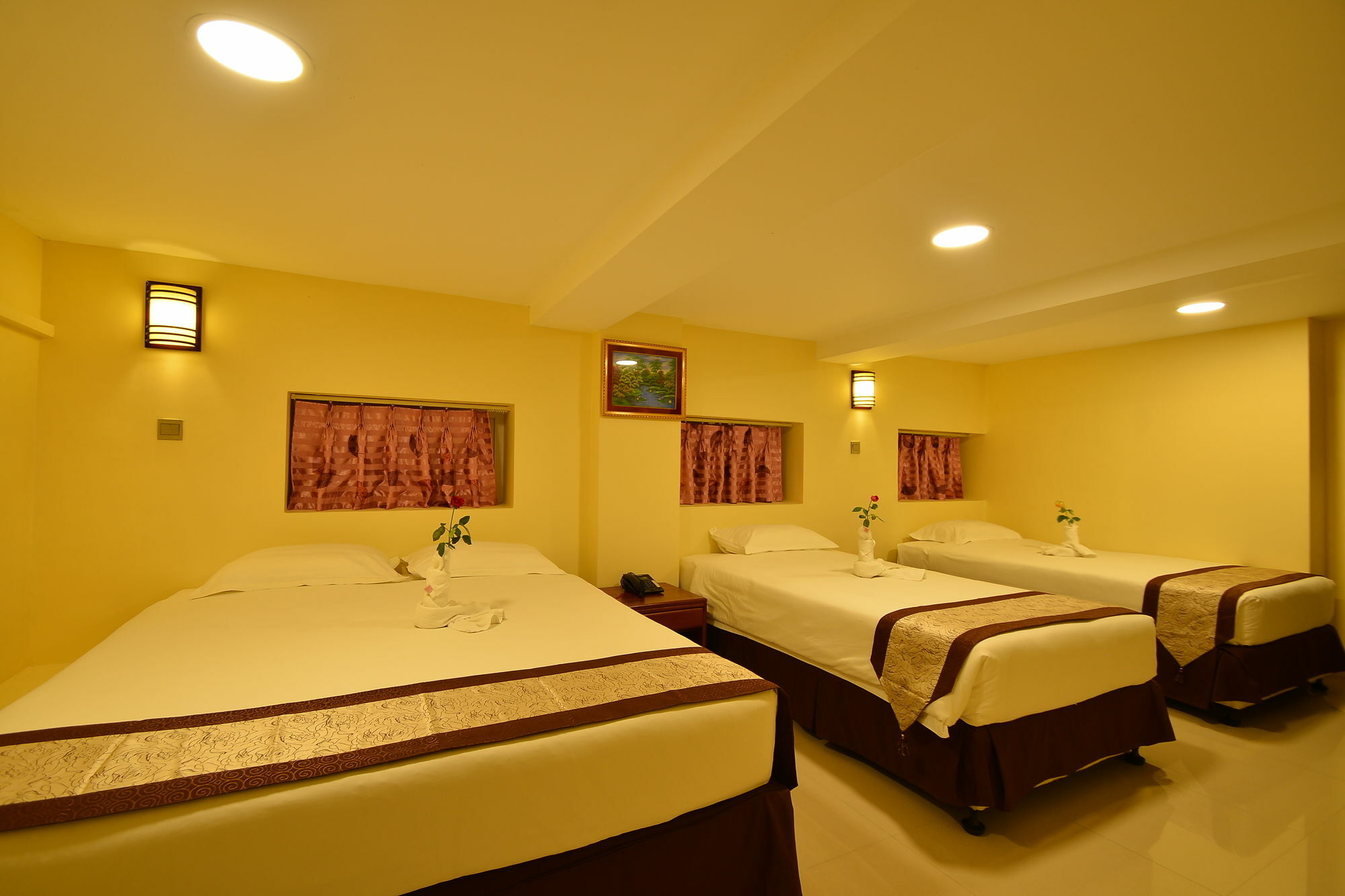 Family Treasure Yangon Hotell Exteriör bild
