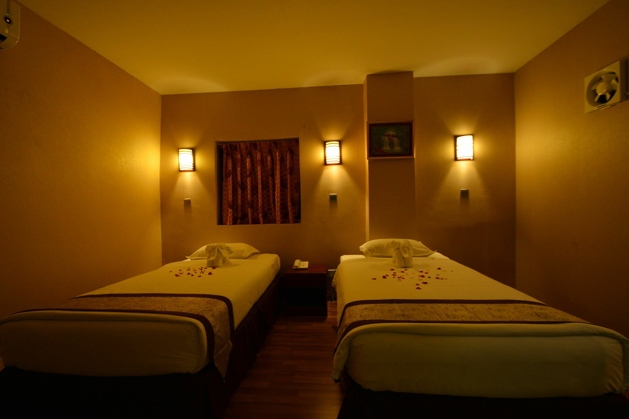 Family Treasure Yangon Hotell Exteriör bild