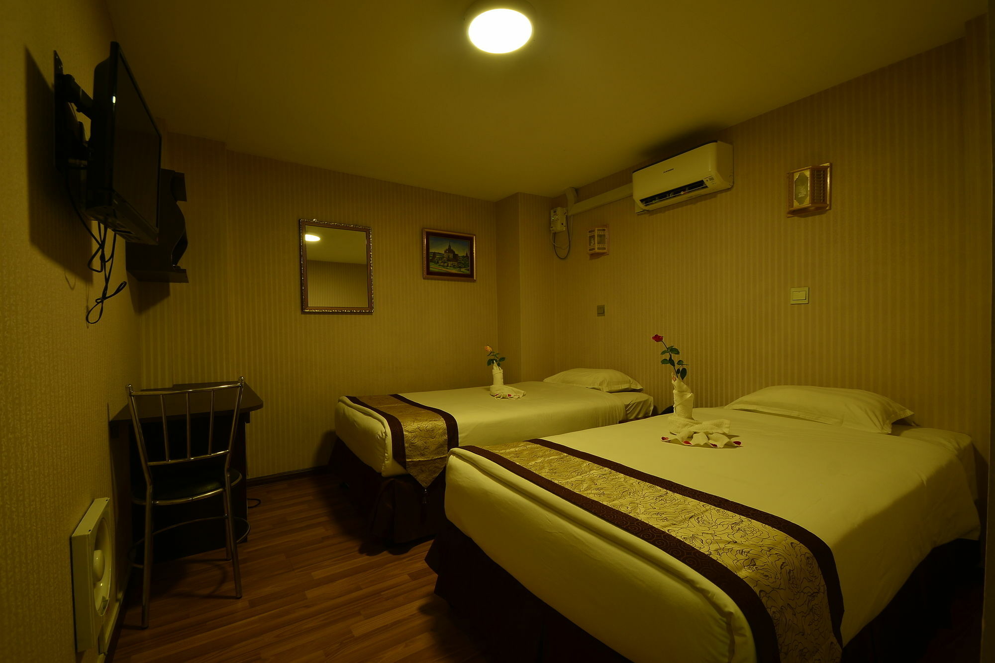 Family Treasure Yangon Hotell Exteriör bild